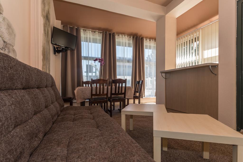 Hotel Medziotoju Kiemelis à Palanga Extérieur photo